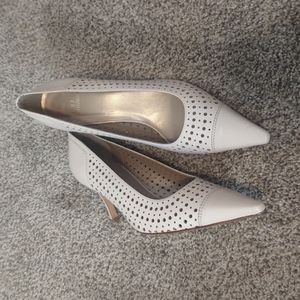Stuart Weitzman Picadollo cream heels
